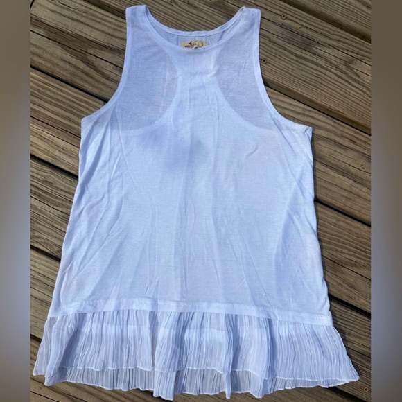 hollister women’s white halter back tank top - Picture 3 of 4